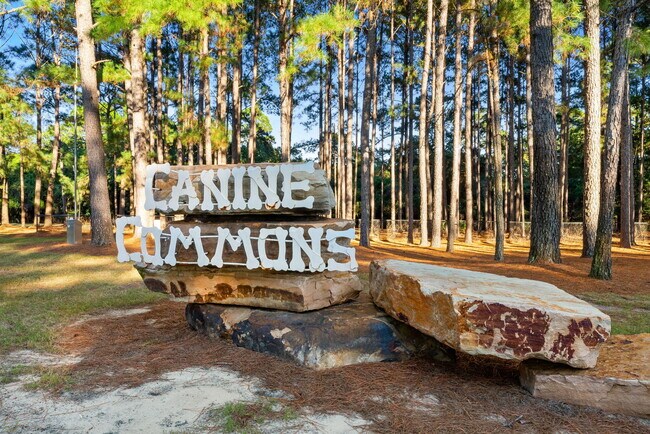 Building Photo - 554 Camellia Ct