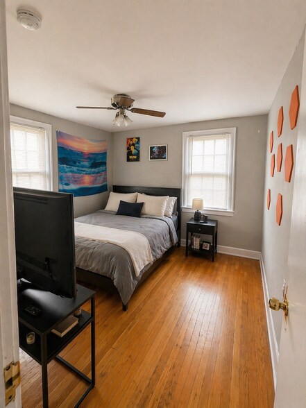 Building Photo - 1429 Dana Ave