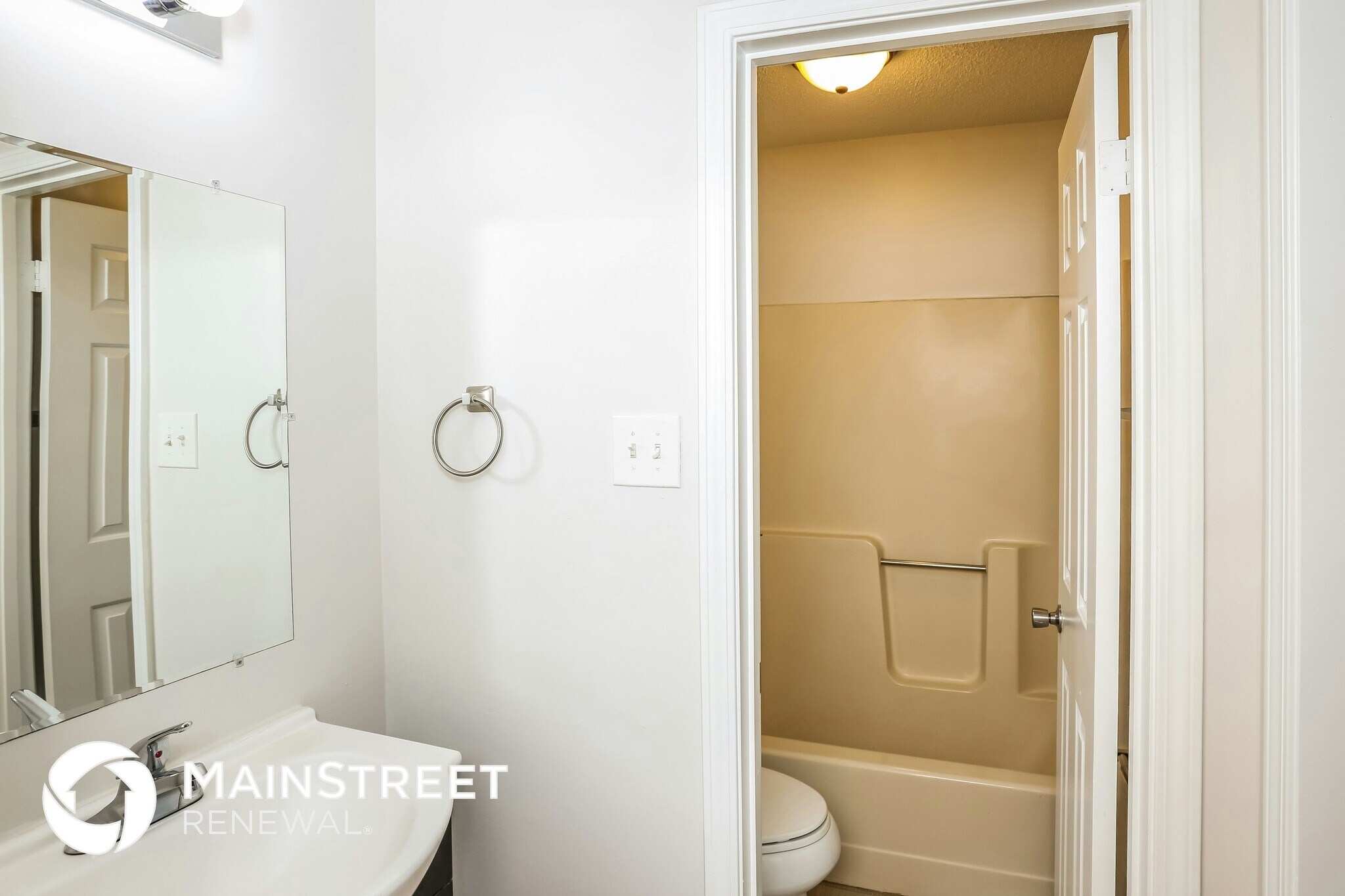 Building Photo - 5963 Cuspidon Cove