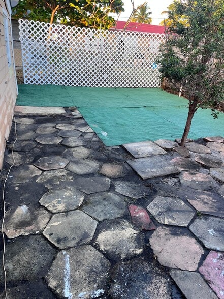 Building Photo - 701 N J St