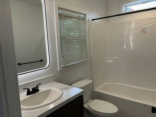 Building Photo - 490 Cimarron
