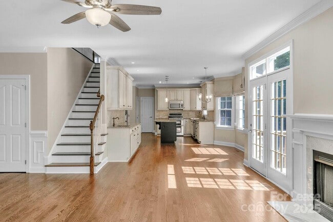 Building Photo - 1202 Coachman Dr