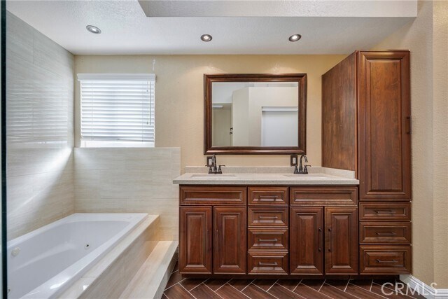 Building Photo - 5963 meadowood COurt