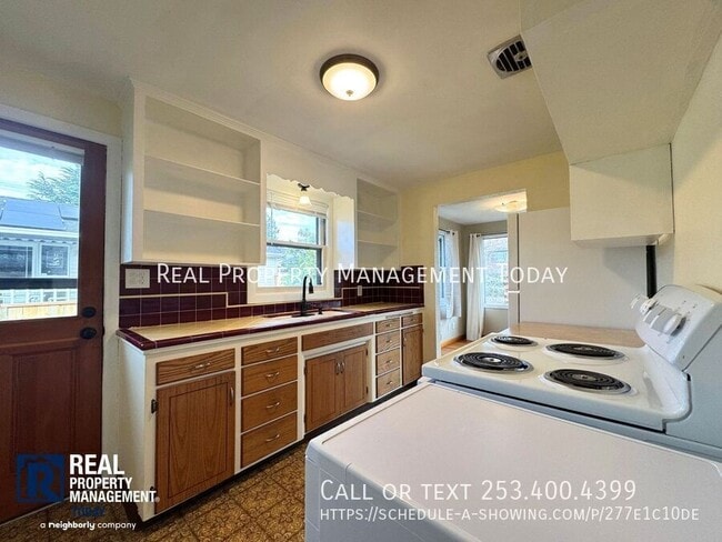 Building Photo - 2344 N Winnifred St