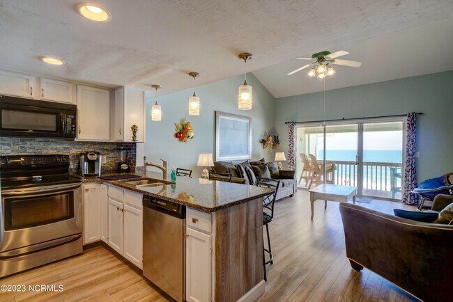 Building Photo - 918 N New River Dr
