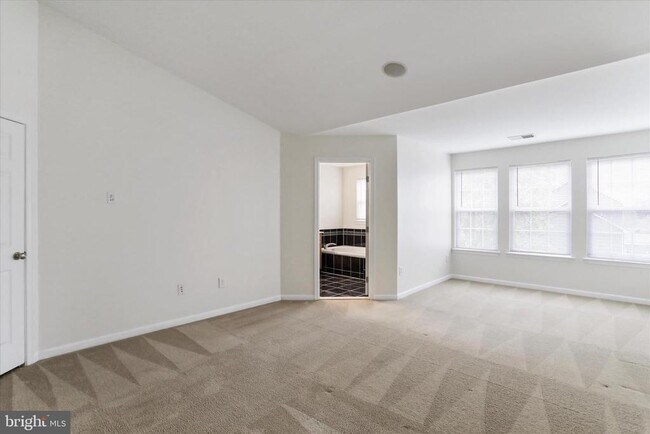 Building Photo - 15 Tidewater Terrace