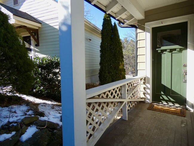 Building Photo - 1920s Craftsman Bungalow in Norwood Park -...