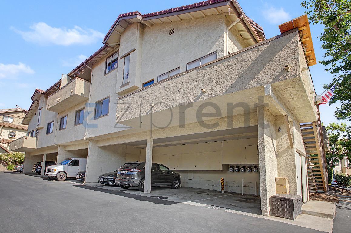 Building Photo - Unit 6