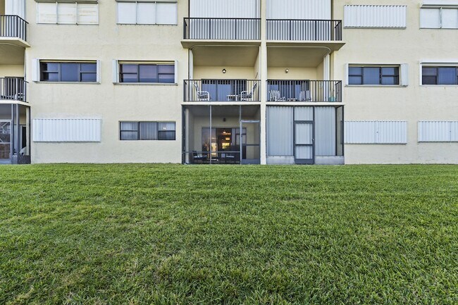 Building Photo - 7420 S Ocean Dr