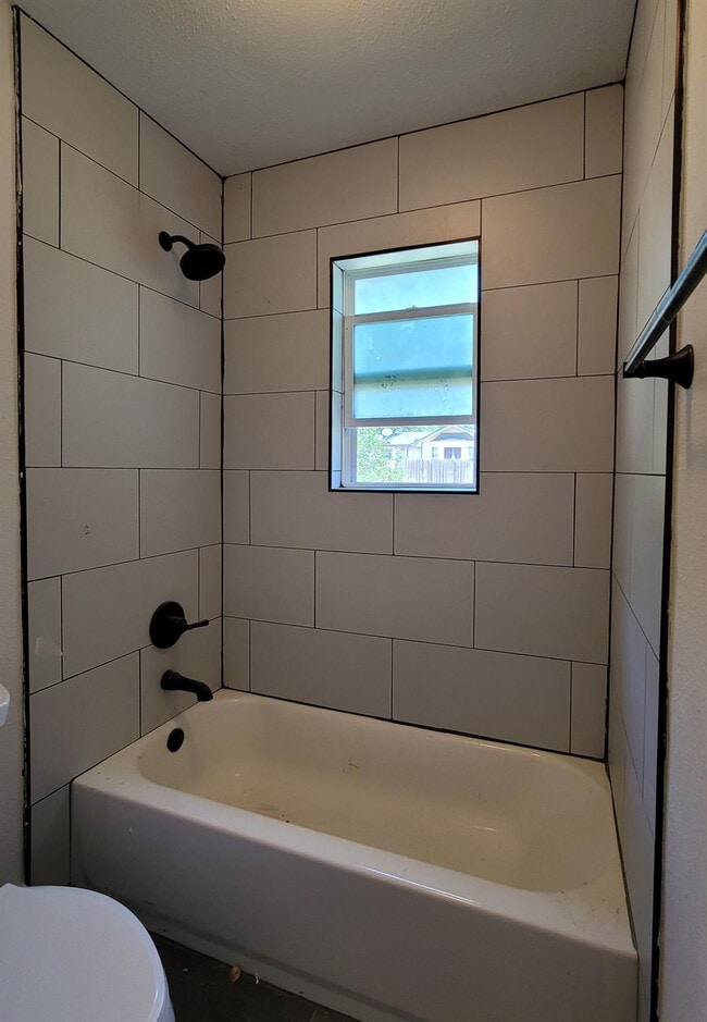 Building Photo - 4814 13th St