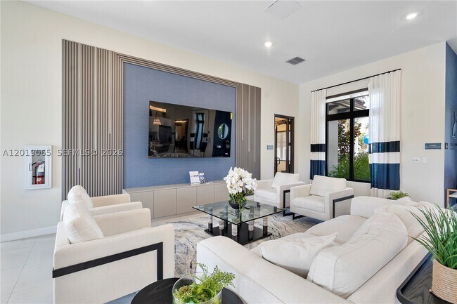 Building Photo - 4957 Oakmont Dr