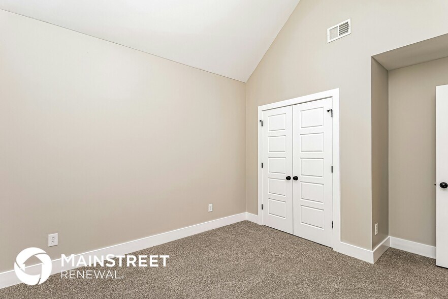 Building Photo - 20450 Castle Ridge Cir