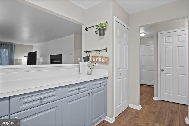 Building Photo - 20582 Snowshoe Square
