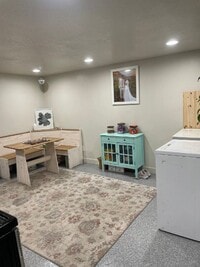 Building Photo - 846 W 100 S