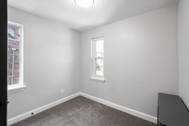 Building Photo - Stunning 4 bedroom home in McKeesport available July 1!