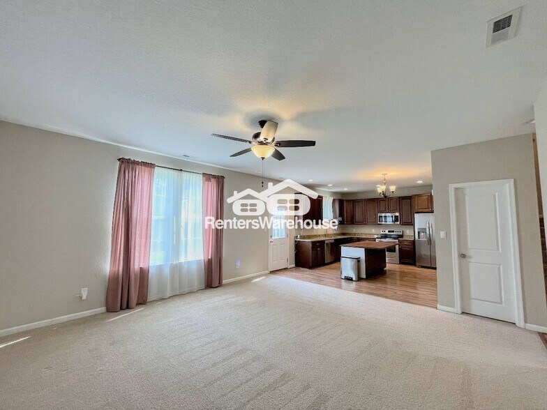 Building Photo - 135 Cushing St