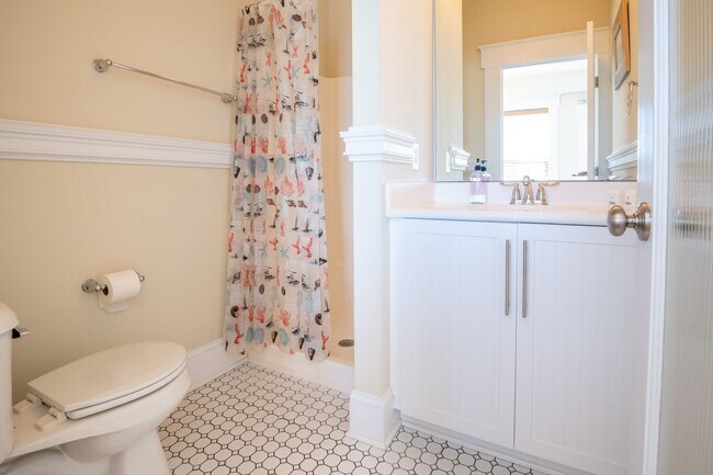 Building Photo - ENJOY OCEAN BREEZES FROM THIS FURNISHED OFF-SEASON OCEAN VIEW CONDO W/BALCONIES