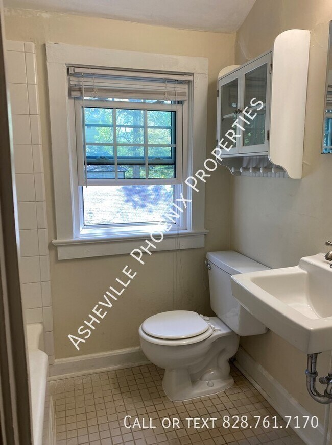 Building Photo - 17 Spears Avenue