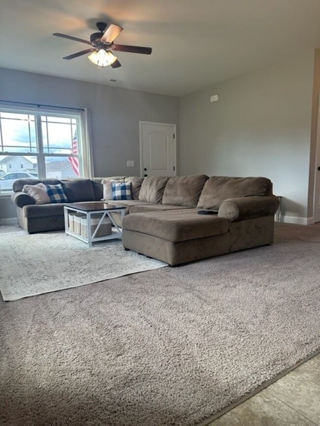 Building Photo - 3 Bed/2 Bath in Willow Pond - 15 minutes to SJAFB!