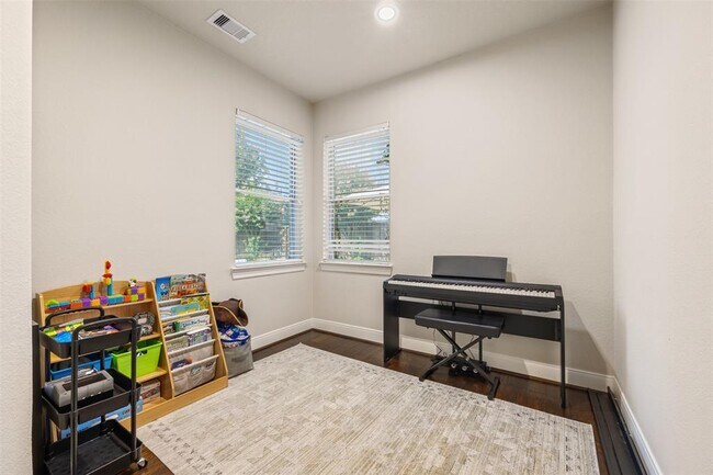 Building Photo - 15502 Stallion Point Cir
