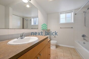 Building Photo - 124 Bellevue Ave E