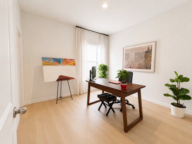 Building Photo - 1332 Dalkeith Cv