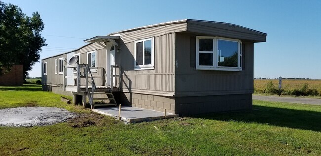 Building Photo - 315 Todds Ferry Rd