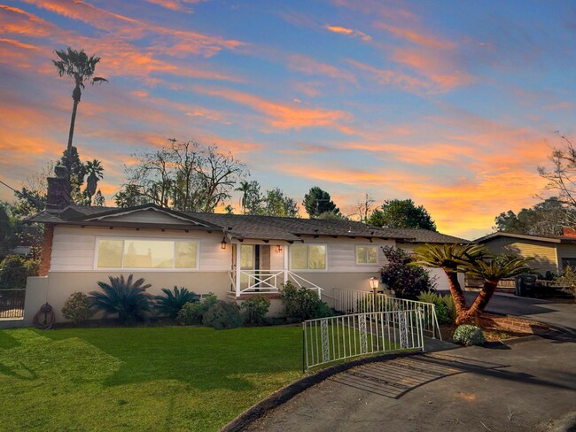 Primary Photo - Charming 2B/2BA House in Escondido!