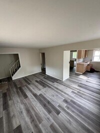 Building Photo - 373 E 232nd St