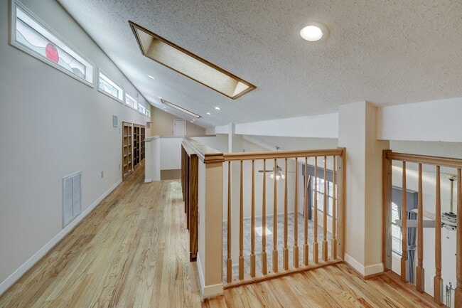 Building Photo - 12811 Ashford Hills Dr