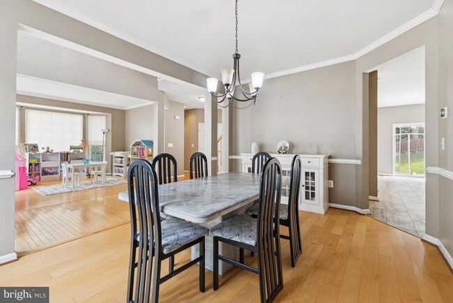 Building Photo - 13032 Pilgrims Inn Dr