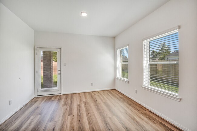 Building Photo - 11955 Pondwood Dr