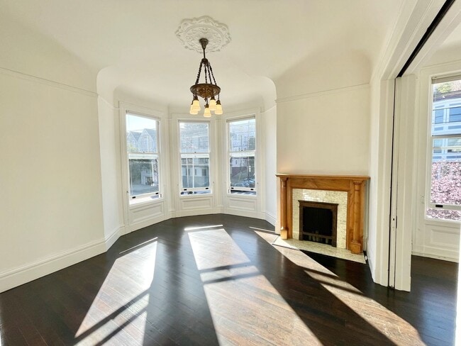 Building Photo - Prime Noe Valley 3Br/1.5Ba Top Floor Flat w/Laundry, Storage – A MUST SEE! PROGRESSIVE