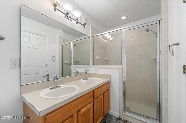 Building Photo - 12239 Plumbridge Ln