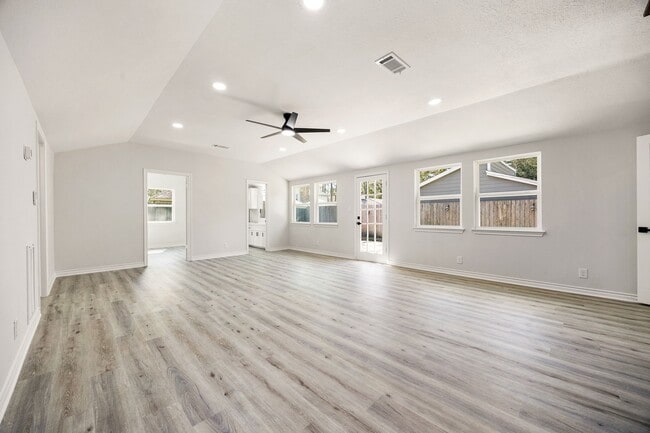 Building Photo - 6527 Rippling Hollow Dr