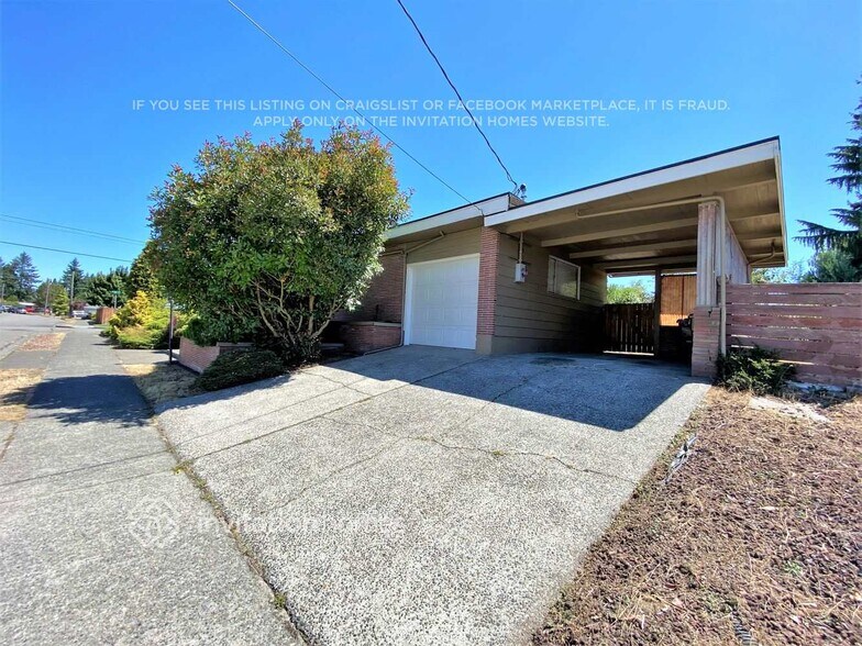 Building Photo - 1131 Lenore Dr