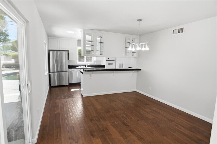 Building Photo - 7737 Minstrel Ave