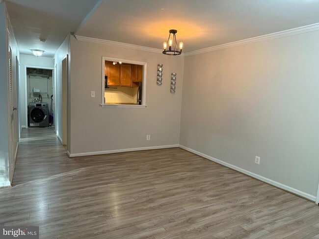 Building Photo - 10570 Main St