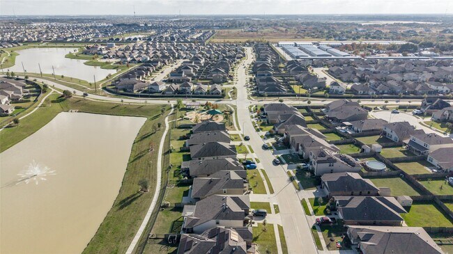 Building Photo - 5826 Savanna Pasture Rd