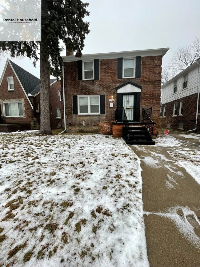 Building Photo - Beautiful 4 Bedroom Colonial Home-Section 8 ONLY