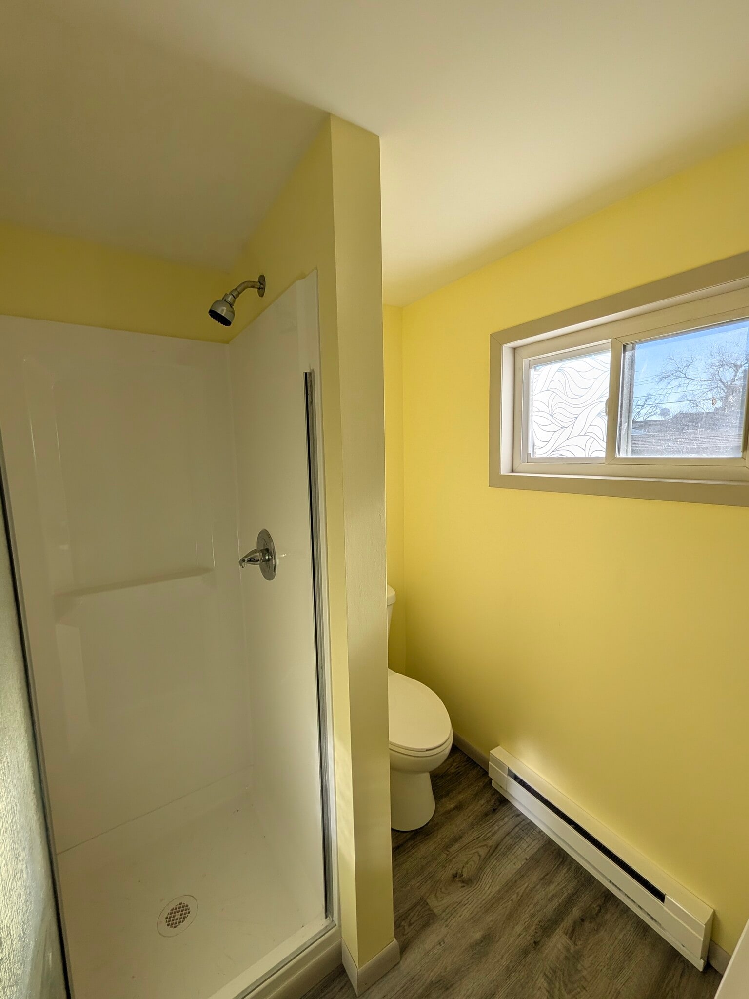 Main Level Bath - 123 E North St