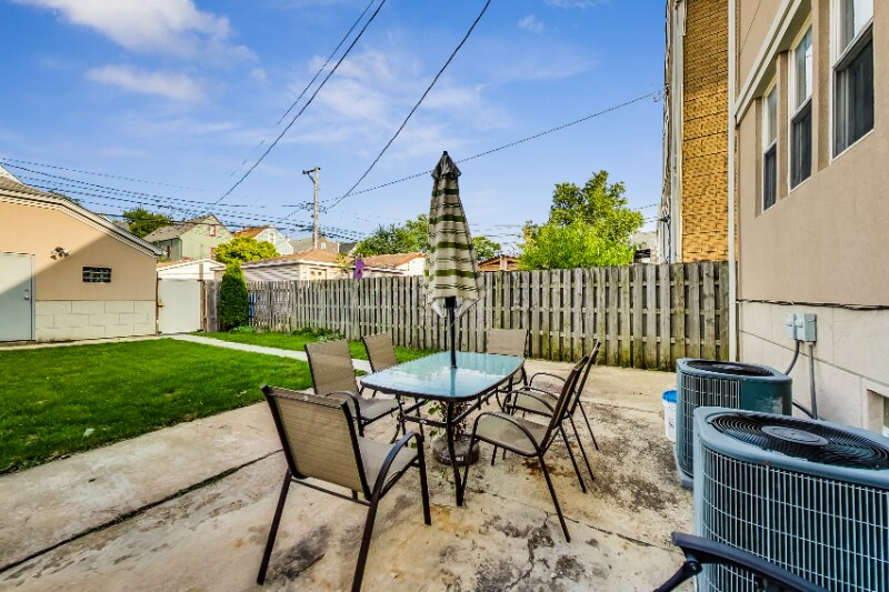 Building Photo - 2719 N Ridgeway Ave
