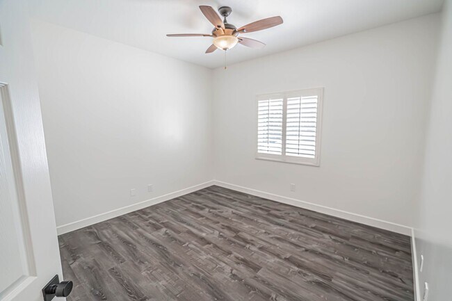 Building Photo - Single Story Pool Home for Rent in Palmdale.