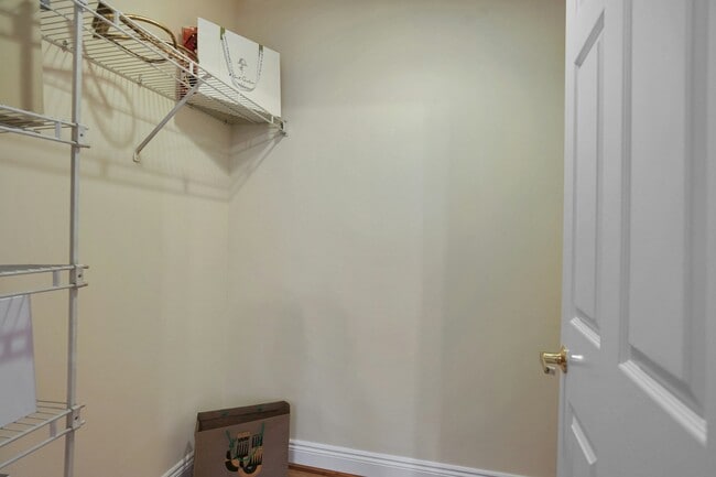 Building Photo - 207 Shearwater Ct W