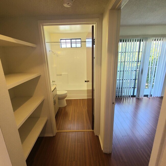 Building Photo - 3228 Honolulu Ave