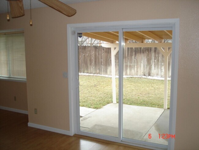 Building Photo - 626 Kinglet St