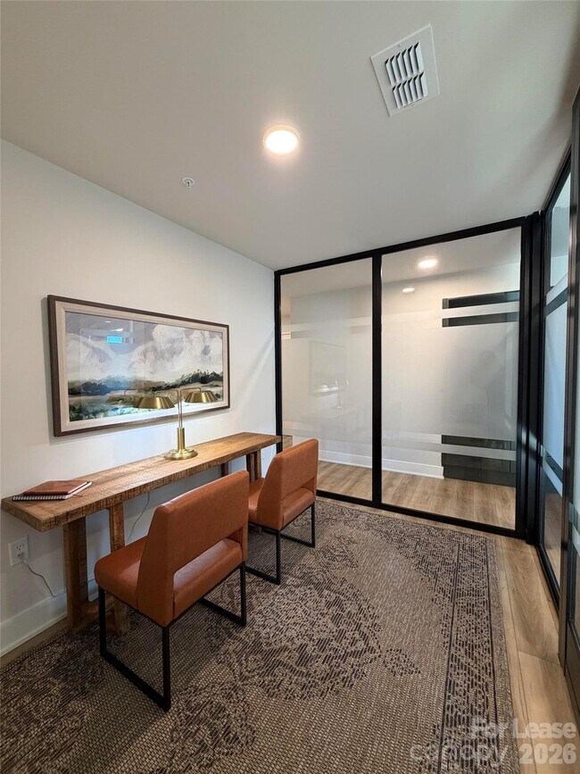 Building Photo - 124 E Kingston Ave