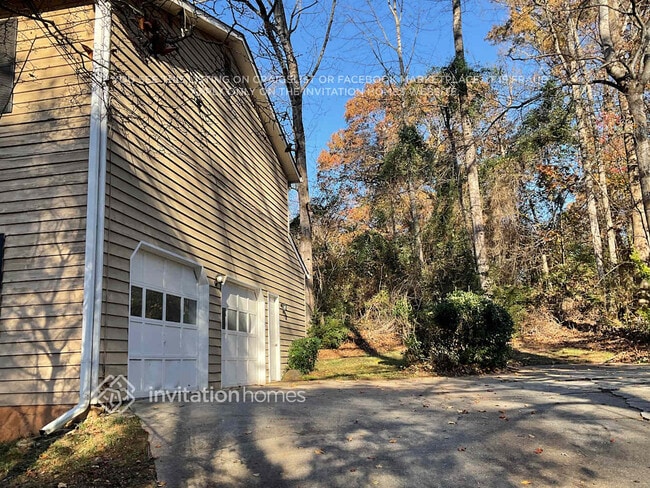 Building Photo - 5037 Dekalb Way