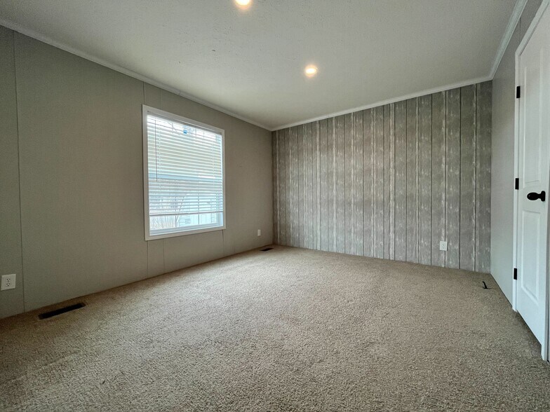 Building Photo - 1400 Georgia St