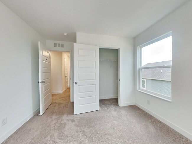 Building Photo - 1712 Mantis Wy